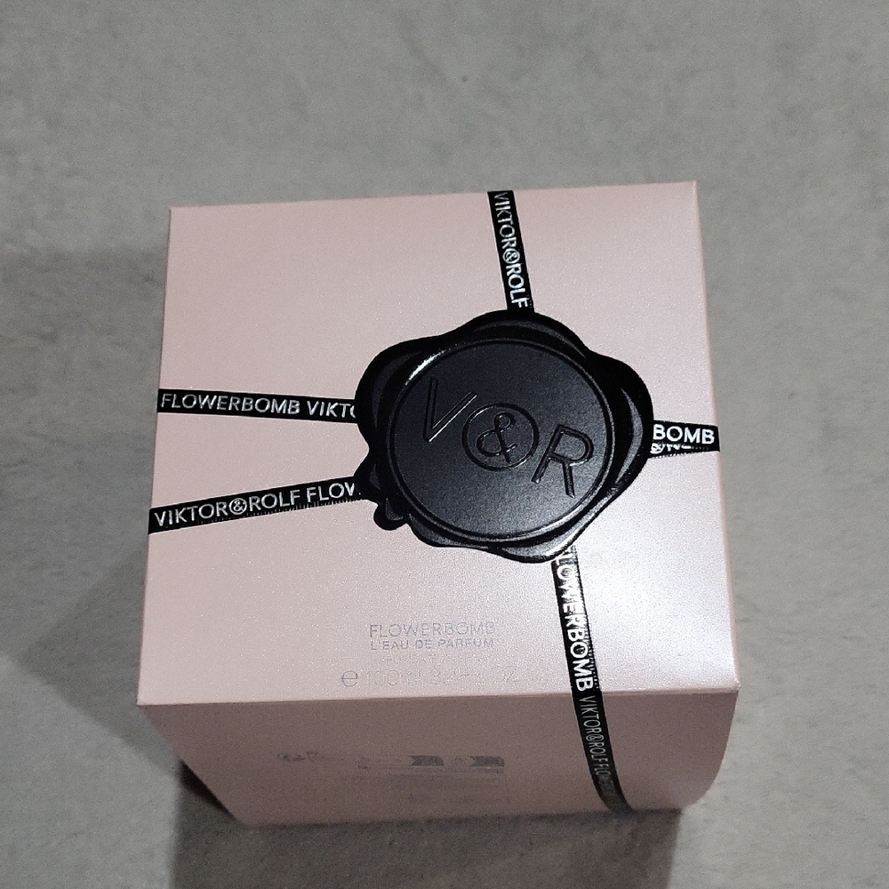 Viktor & Rolf Flowerbomb